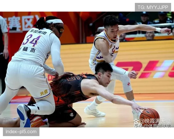 战术体系适应与球员角色定位 后半程比赛检验球队建队思路成效